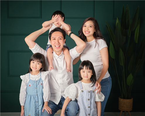 Chen Ee's Family