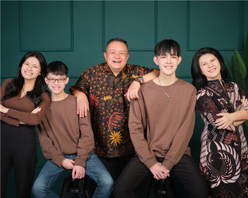 Xin Yen's Family